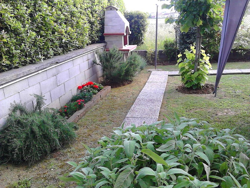 Bed And Breakfast Catherina Ponsacco Exteriör bild