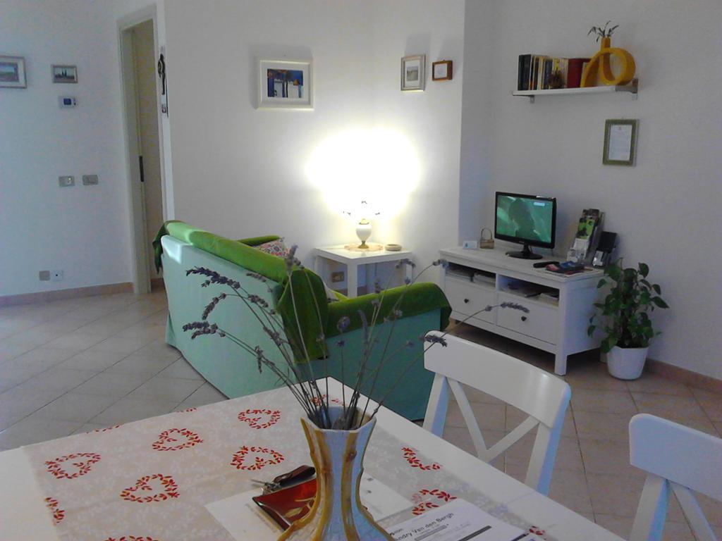 Bed And Breakfast Catherina Ponsacco Exteriör bild